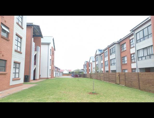 2 BEDROOM APARTMENT FOR SALE IN GLEN MARAIS